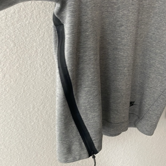 Nike cowl neck hoodie - Picture 4 of 11